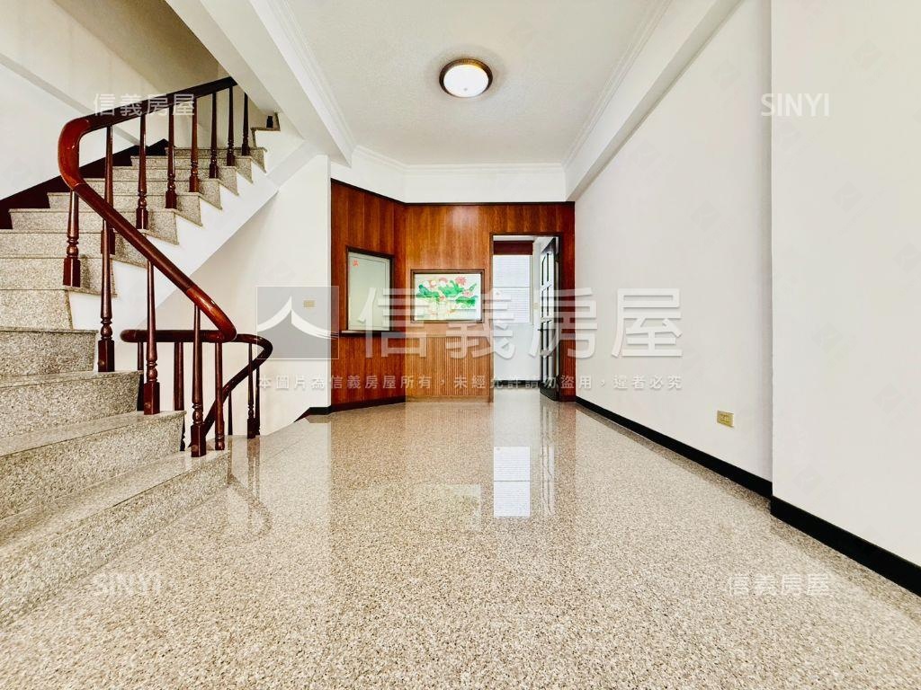 鄭仔寮｜皇龍中庭花園車墅房屋室內格局與周邊環境