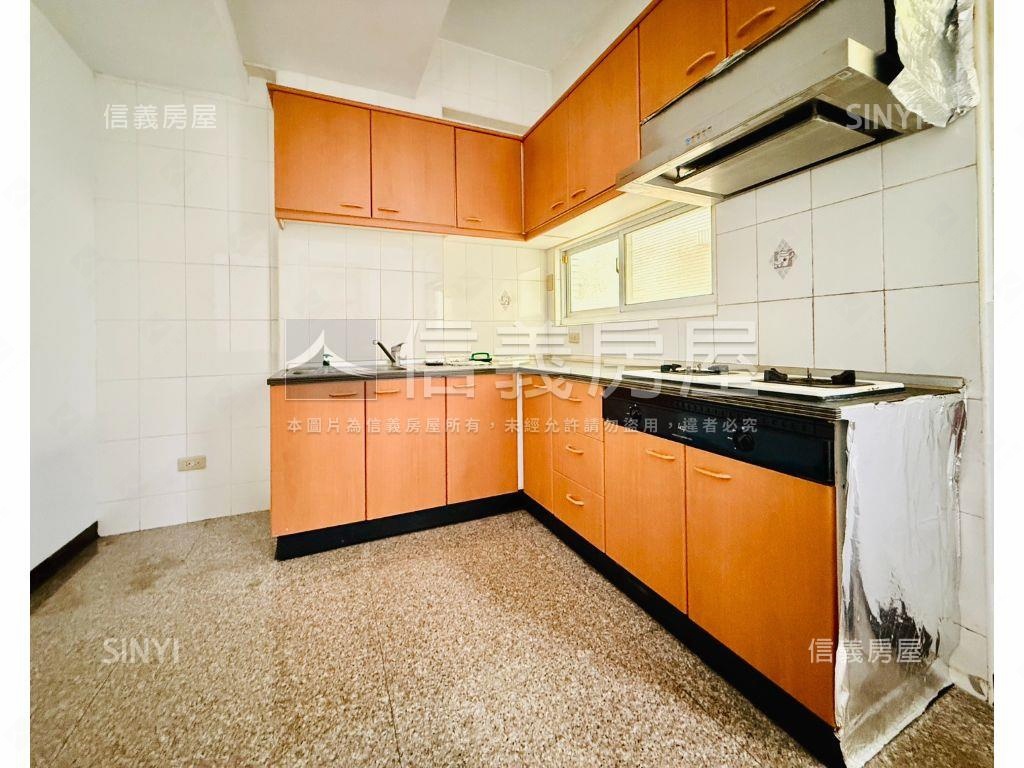 鄭仔寮｜皇龍中庭花園車墅房屋室內格局與周邊環境