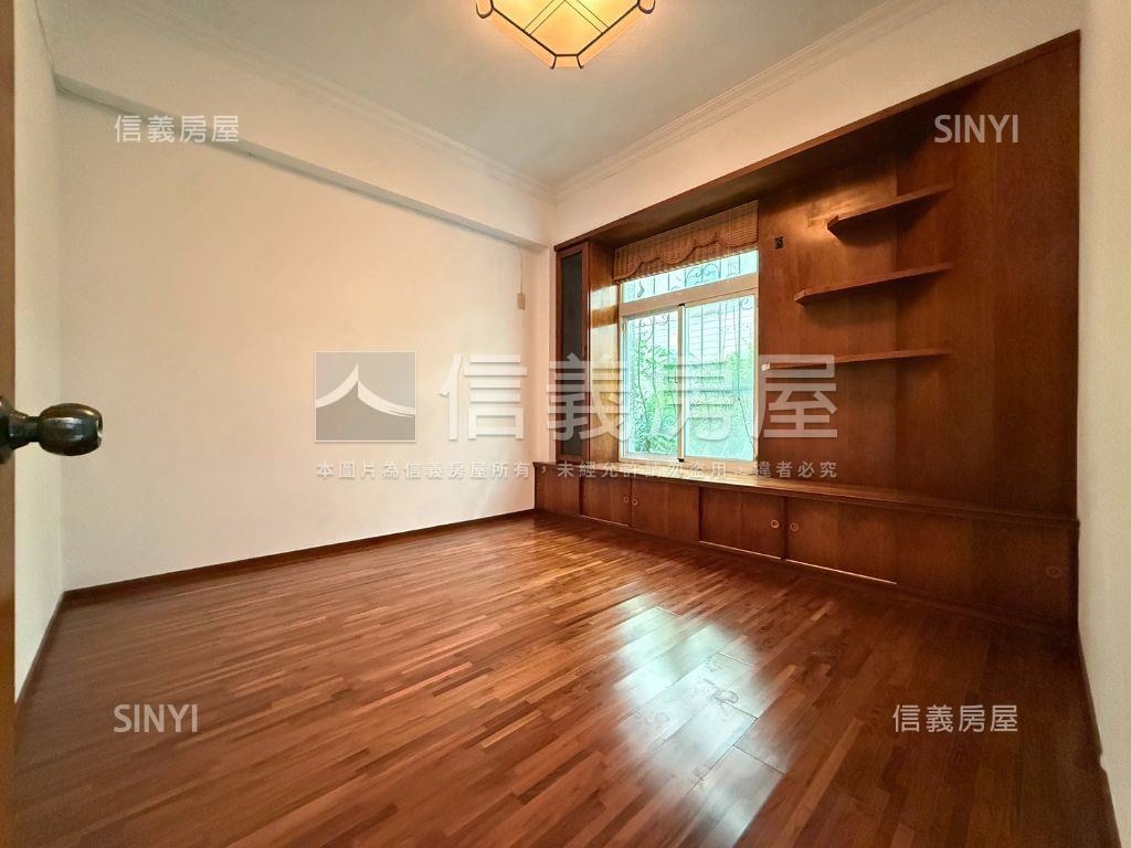 鄭仔寮｜皇龍中庭花園車墅房屋室內格局與周邊環境