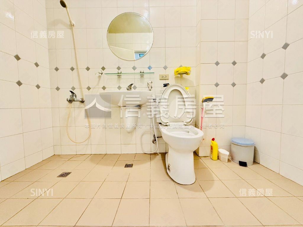 鄭仔寮｜皇龍中庭花園車墅房屋室內格局與周邊環境