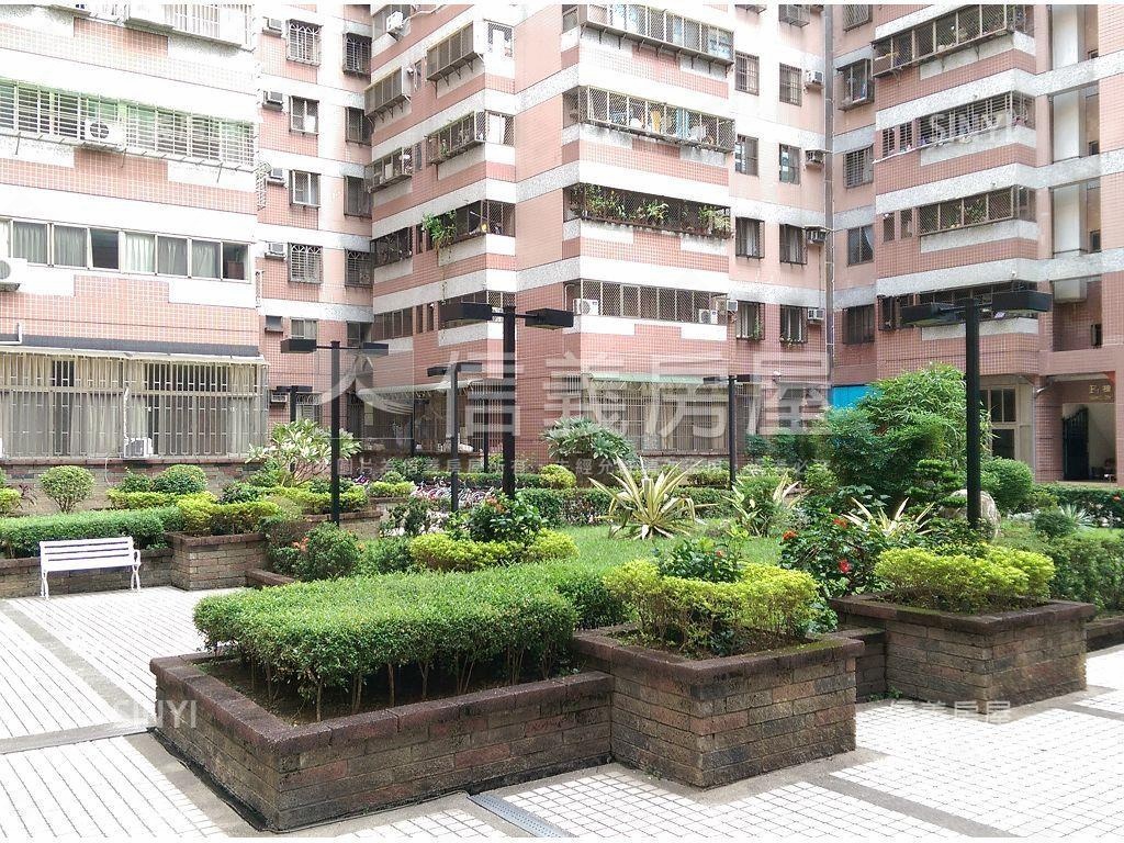 ７９８萬三房平面車位房屋室內格局與周邊環境