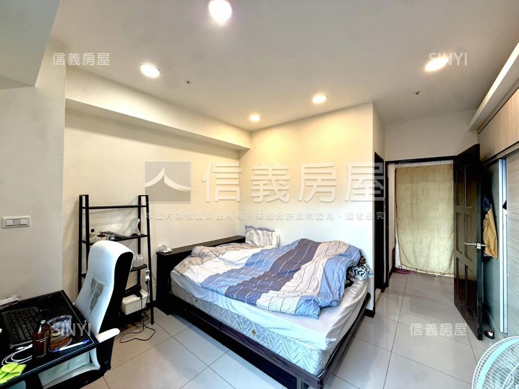 近公園次頂樓採光三房房屋室內格局與周邊環境