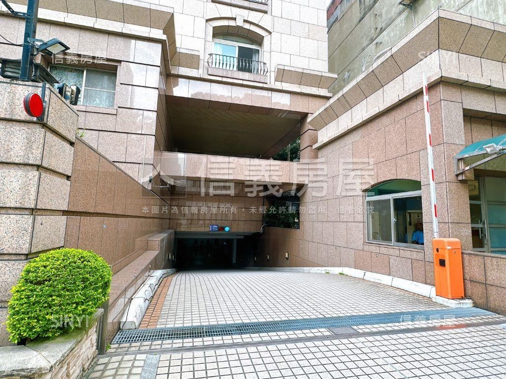 臨沂雙璽豪車位房屋室內格局與周邊環境