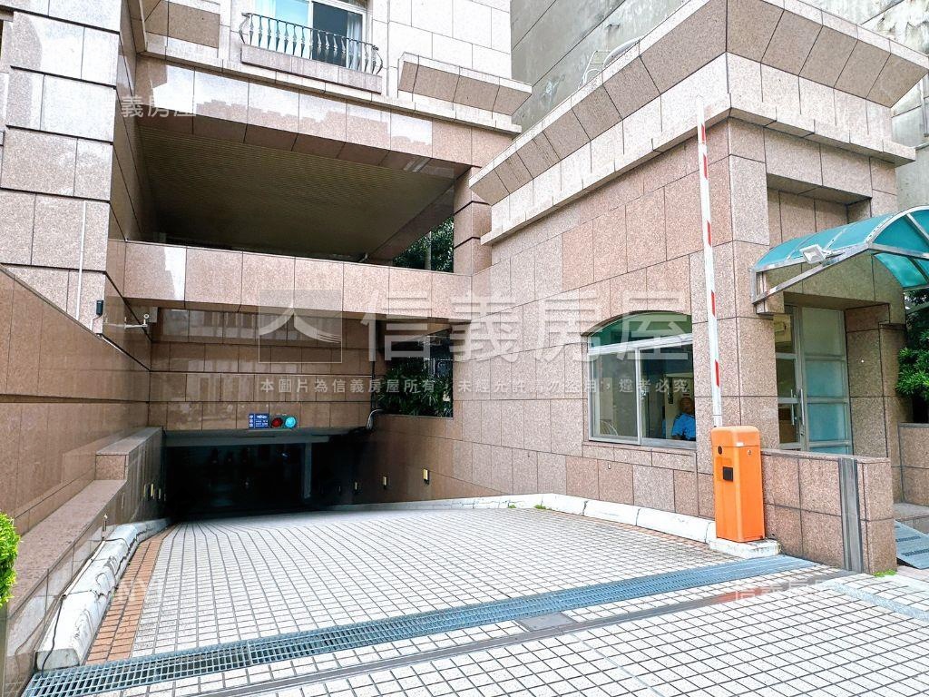 臨沂雙璽豪車位房屋室內格局與周邊環境