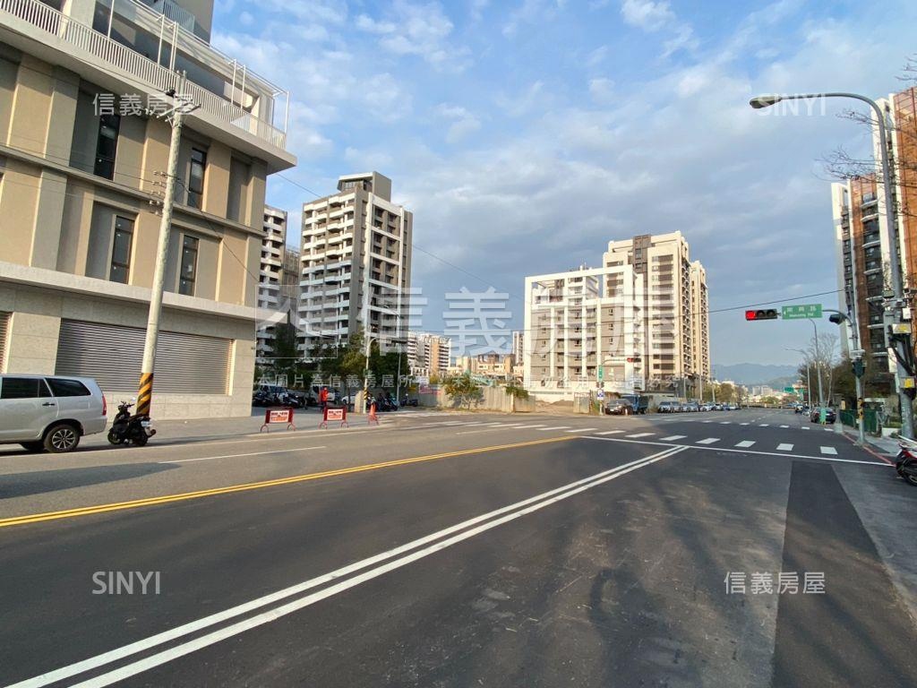 全新漢宇琢森雙店面４平車房屋室內格局與周邊環境