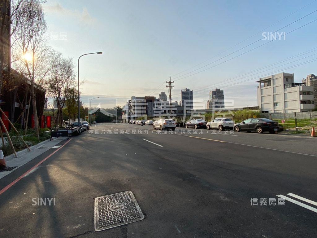 全新漢宇琢森雙店面４平車房屋室內格局與周邊環境