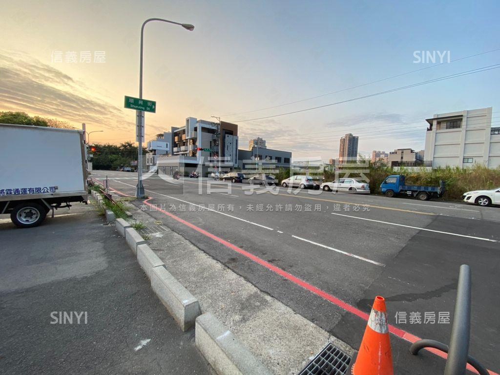 全新漢宇琢森雙店面４平車房屋室內格局與周邊環境