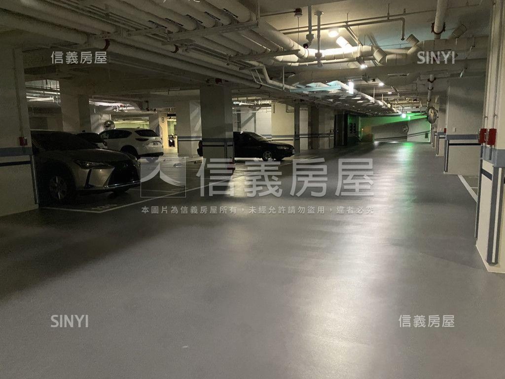 全新漢宇琢森雙店面４平車房屋室內格局與周邊環境
