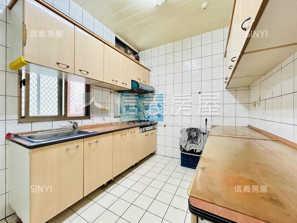 雙連捷運邊間４房＋車位房屋室內格局與周邊環境