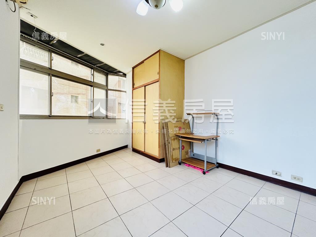 雙連捷運邊間４房＋車位房屋室內格局與周邊環境