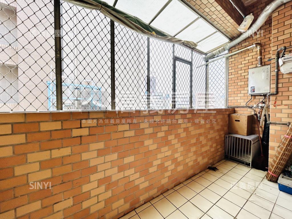 雙連捷運邊間４房＋車位房屋室內格局與周邊環境