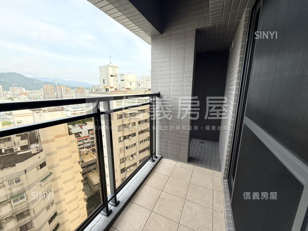 昕光之櫻次頂樓兩房兩衛房屋室內格局與周邊環境