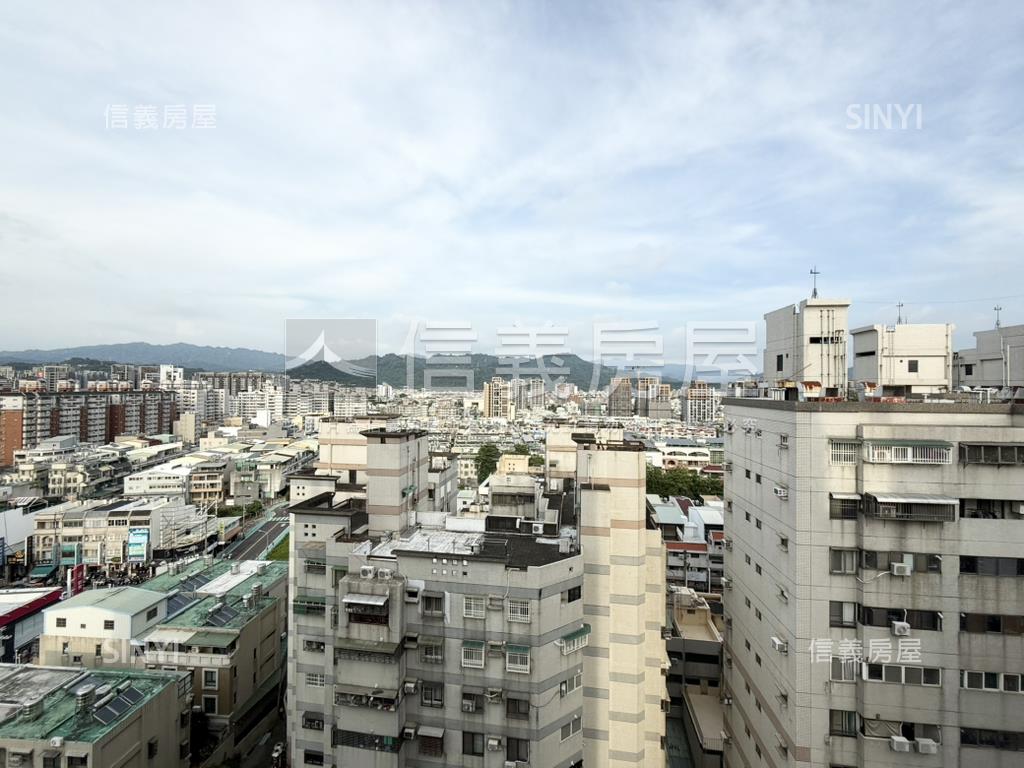 昕光之櫻次頂樓兩房兩衛房屋室內格局與周邊環境
