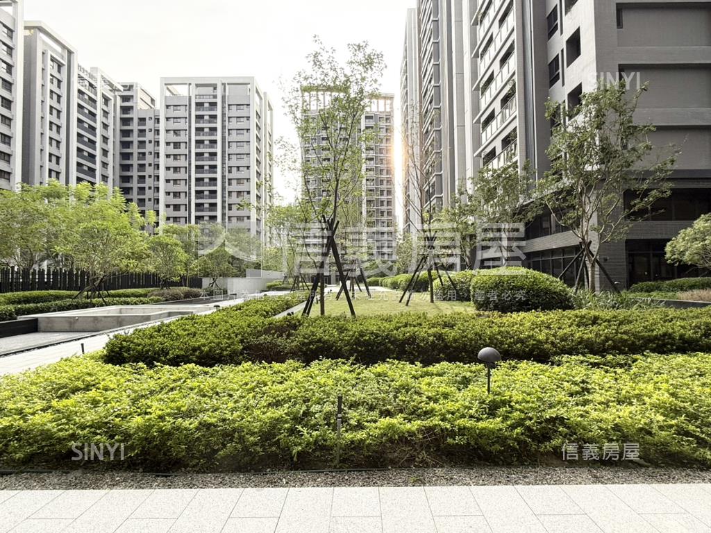 昕光之櫻次頂樓兩房兩衛房屋室內格局與周邊環境