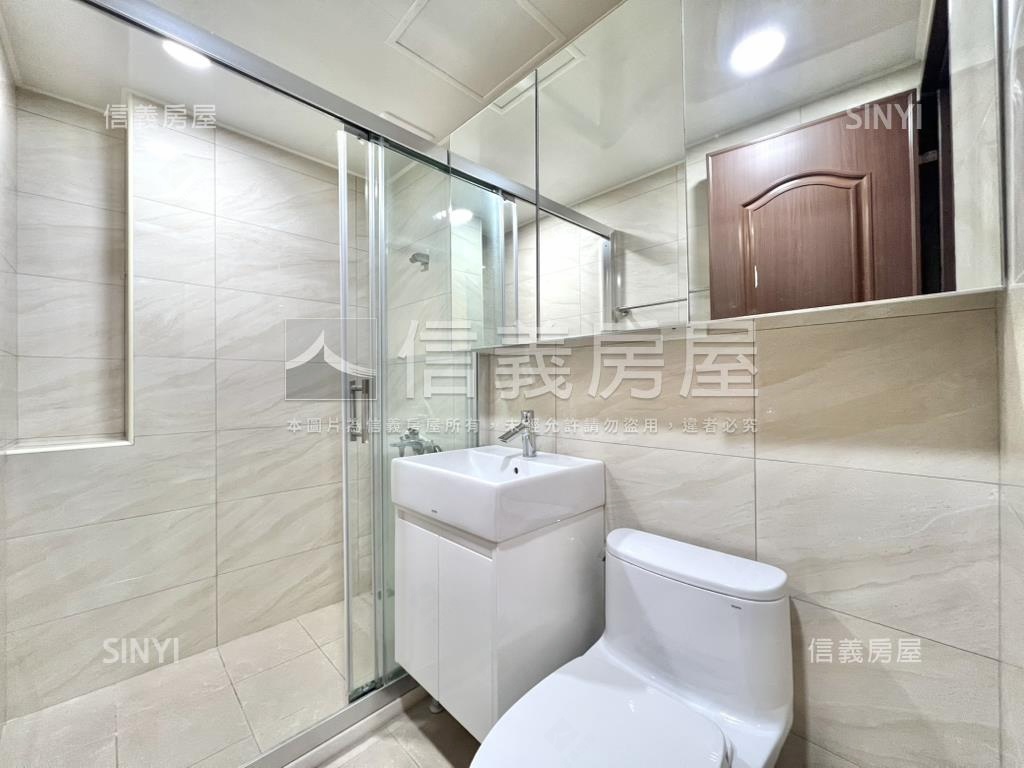 近崇倫國中三房平車房屋室內格局與周邊環境