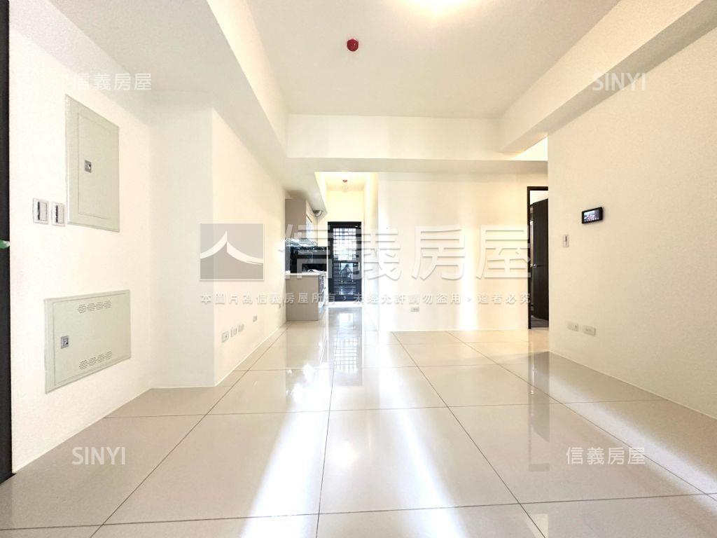 【巨蛋精選】２房２衛平車房屋室內格局與周邊環境