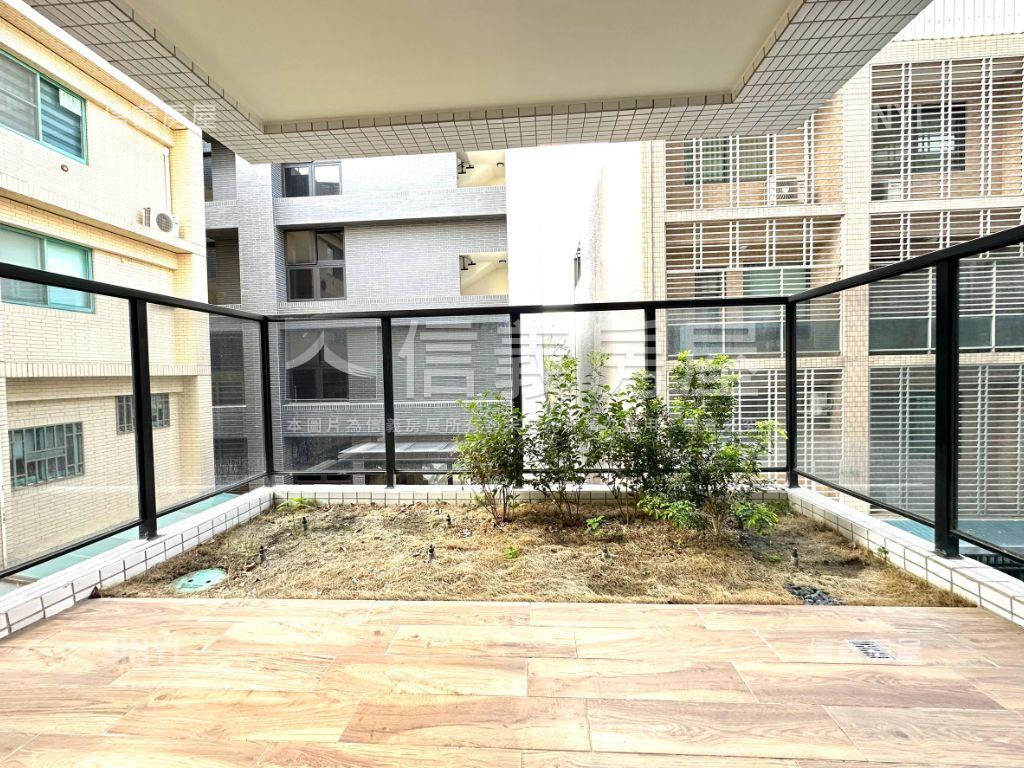 【巨蛋精選】２房２衛平車房屋室內格局與周邊環境