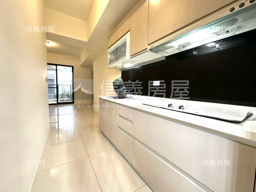 【巨蛋精選】２房２衛平車房屋室內格局與周邊環境