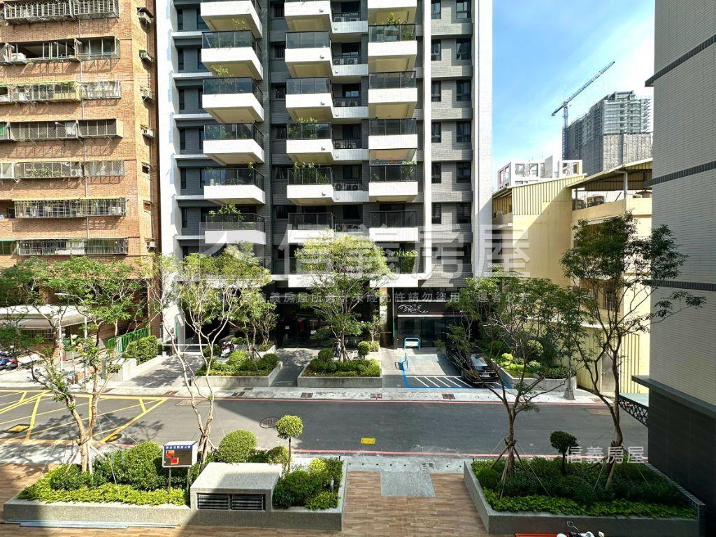 【巨蛋精選】２房２衛平車房屋室內格局與周邊環境