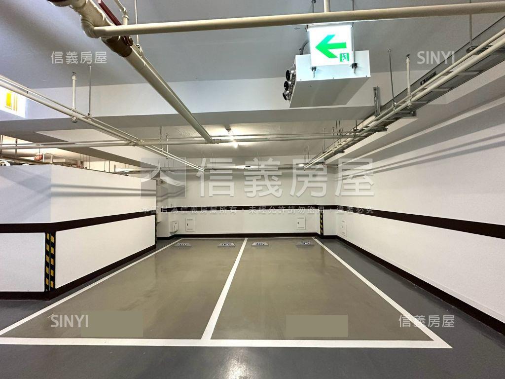 【巨蛋精選】２房２衛平車房屋室內格局與周邊環境