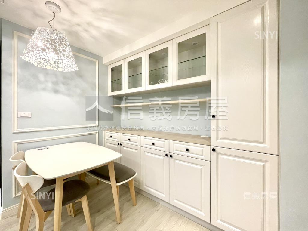 孩子王美裝潢平面車位房屋室內格局與周邊環境