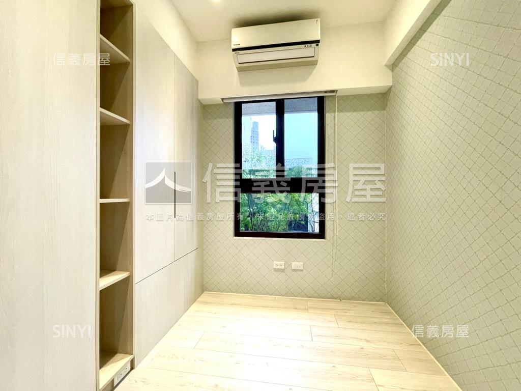 孩子王美裝潢平面車位房屋室內格局與周邊環境