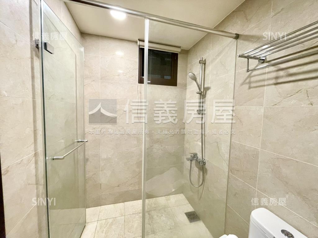 孩子王美裝潢平面車位房屋室內格局與周邊環境