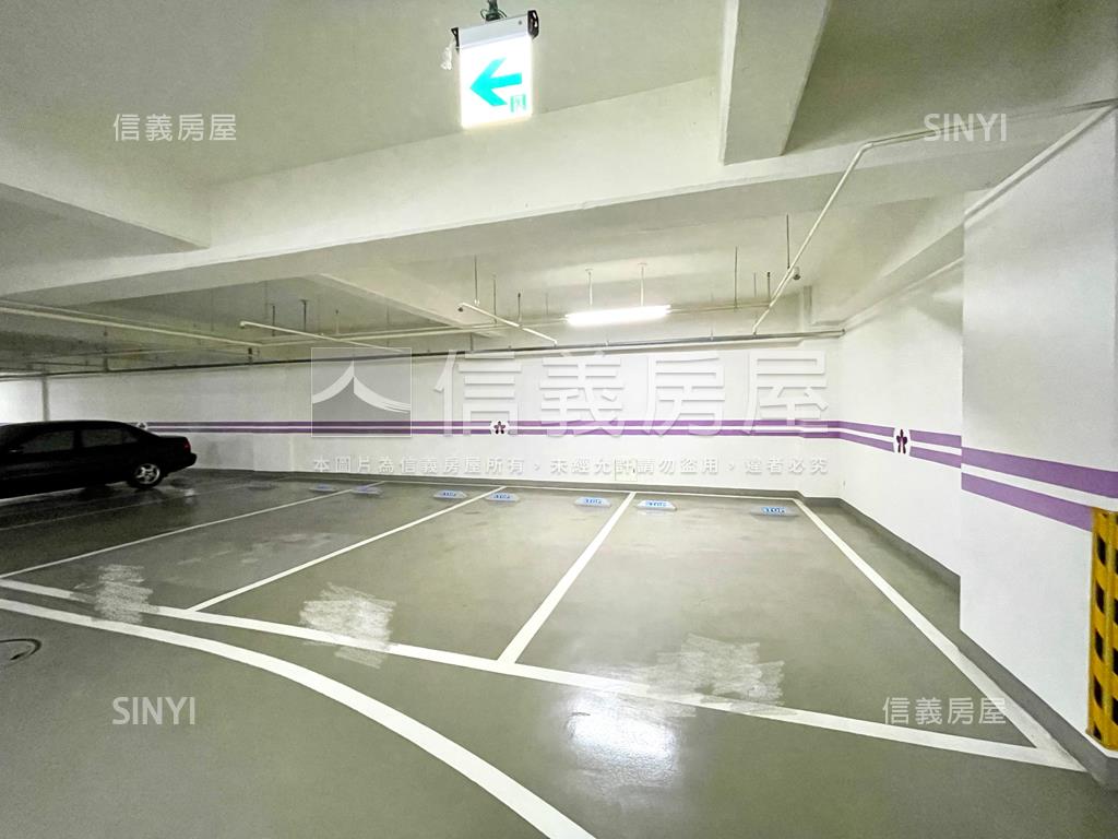 孩子王美裝潢平面車位房屋室內格局與周邊環境