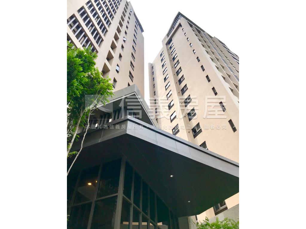 孩子王美裝潢平面車位房屋室內格局與周邊環境