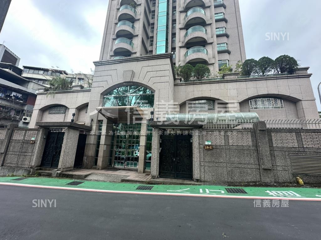 專任台大翰林坡平車位房屋室內格局與周邊環境