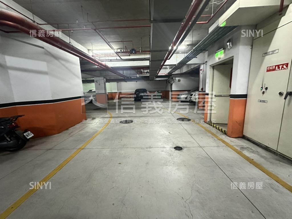 專任台大翰林坡平車位房屋室內格局與周邊環境