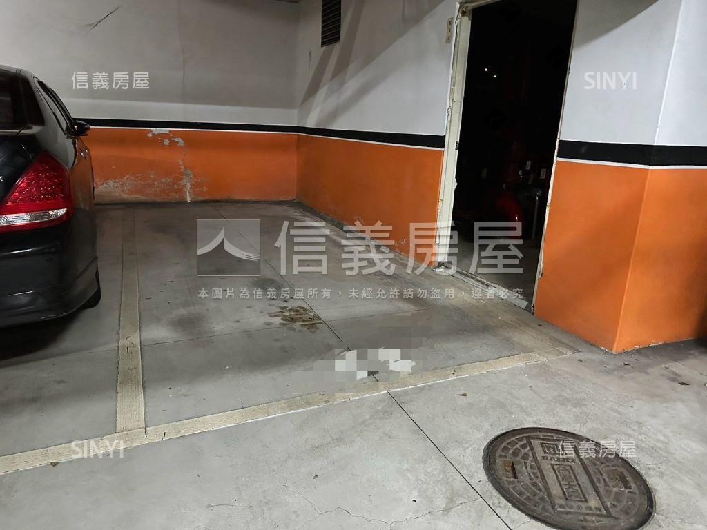專任台大翰林坡平車位房屋室內格局與周邊環境
