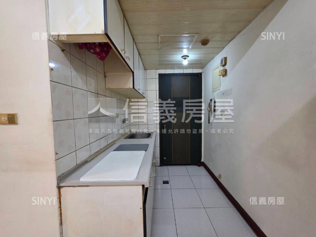 專任台北皇家溫馨小宅房屋室內格局與周邊環境