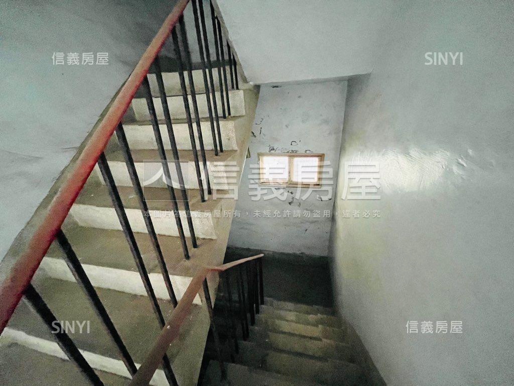 大地坪雙併透天房屋室內格局與周邊環境