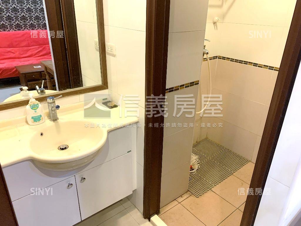 雙平面車位臨路店面房屋室內格局與周邊環境