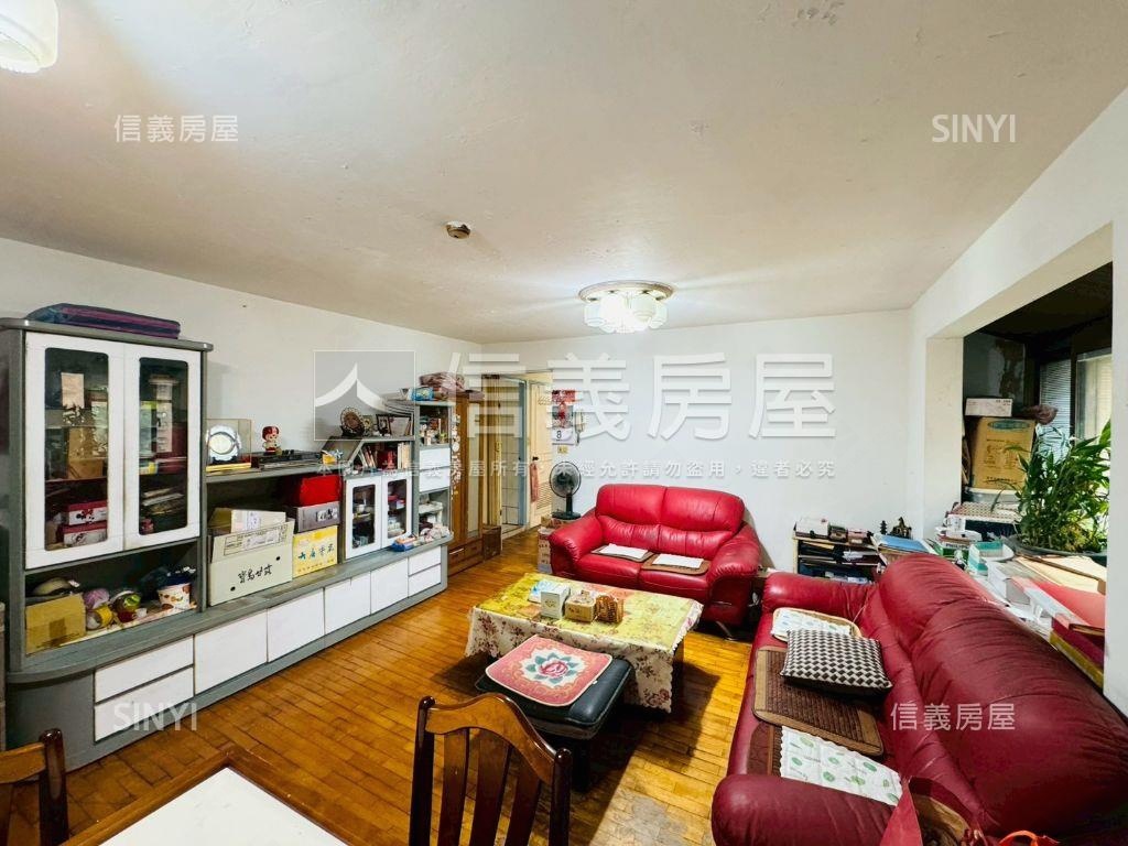 成功８樓●面中庭１．５衛房屋室內格局與周邊環境