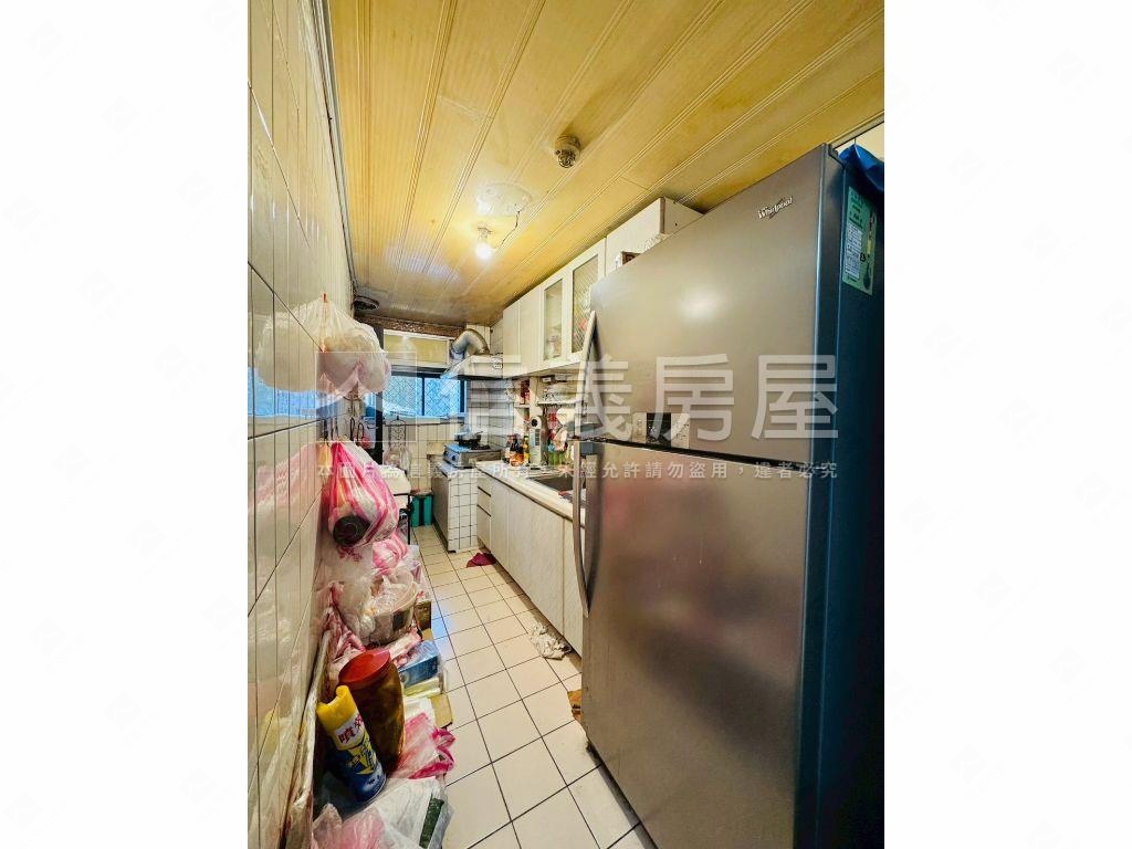 成功８樓●面中庭１．５衛房屋室內格局與周邊環境