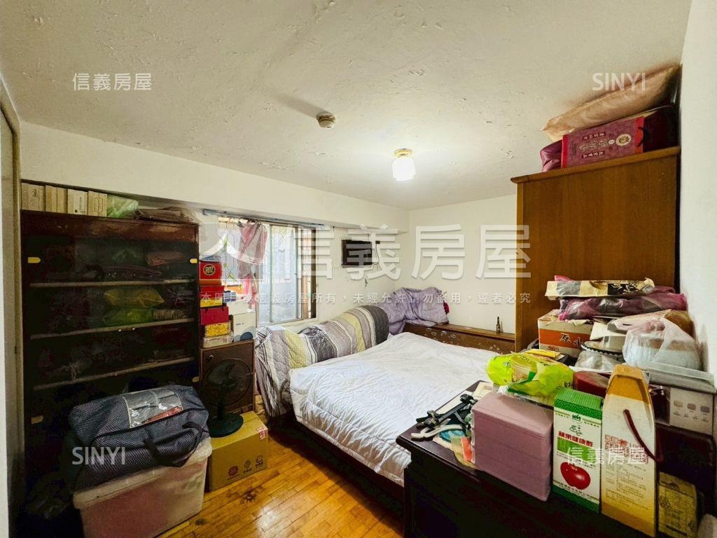 成功８樓●面中庭１．５衛房屋室內格局與周邊環境