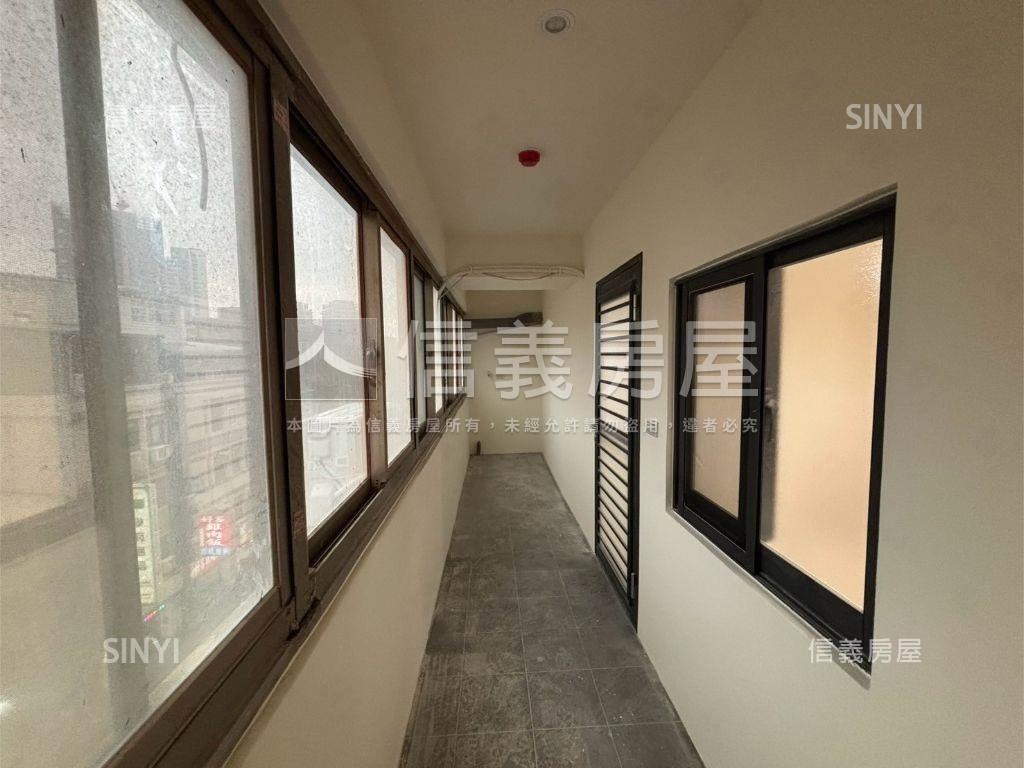 皇家尊爵低總價一房一廳房屋室內格局與周邊環境