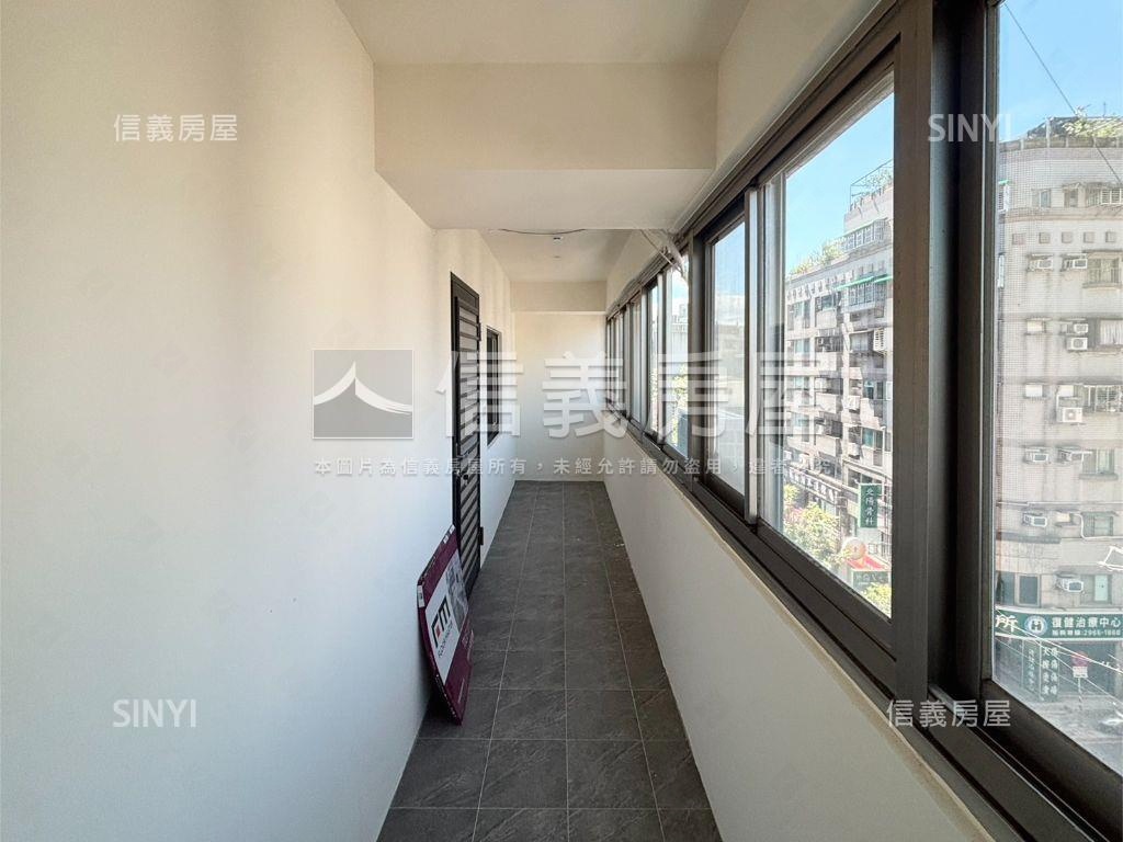 皇家尊爵低總價一房一廳房屋室內格局與周邊環境