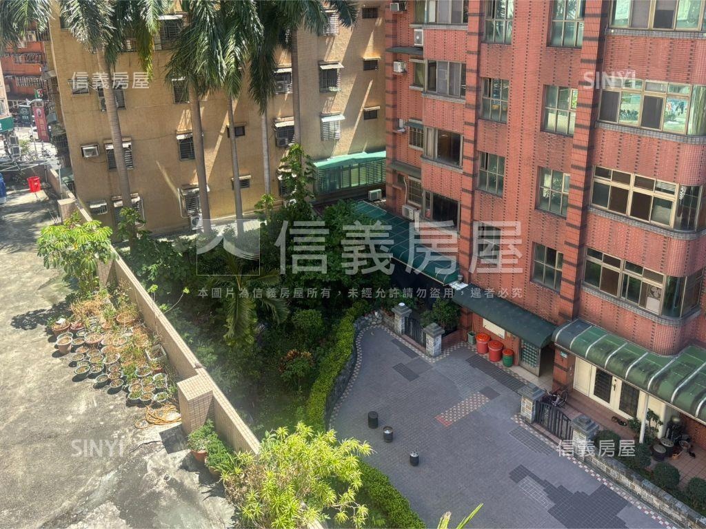 皇家尊爵低總價一房一廳房屋室內格局與周邊環境