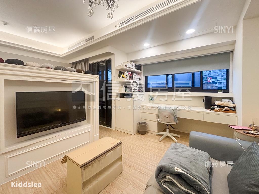 這是二時代高樓後棟房屋室內格局與周邊環境