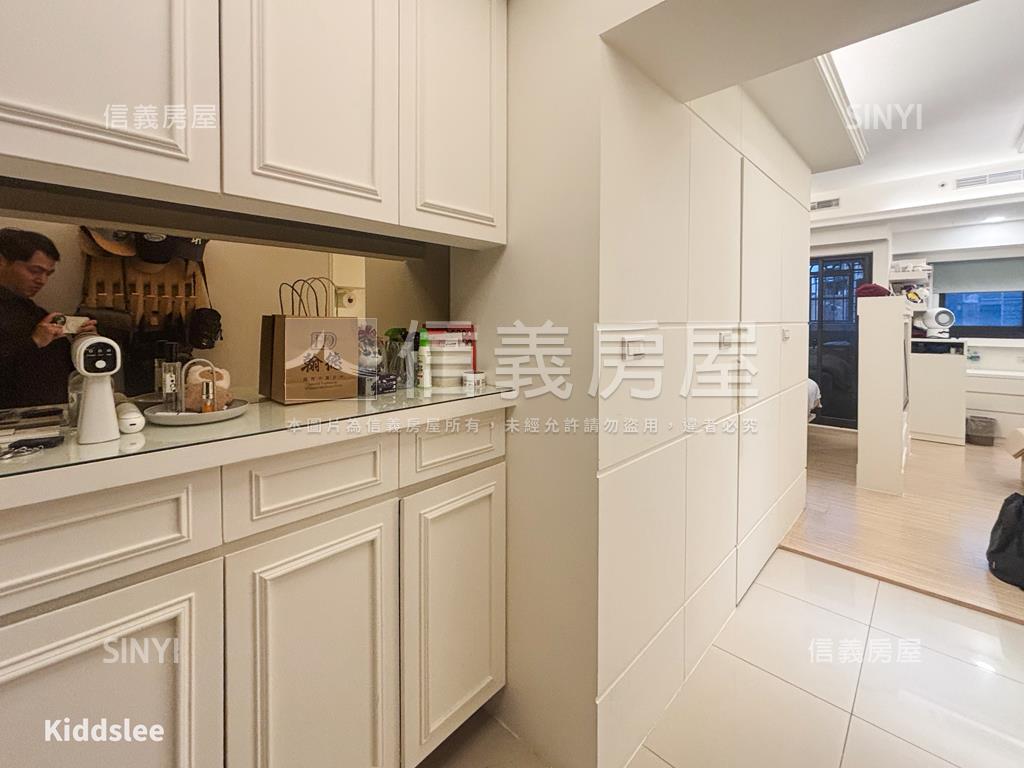 這是二時代高樓後棟房屋室內格局與周邊環境