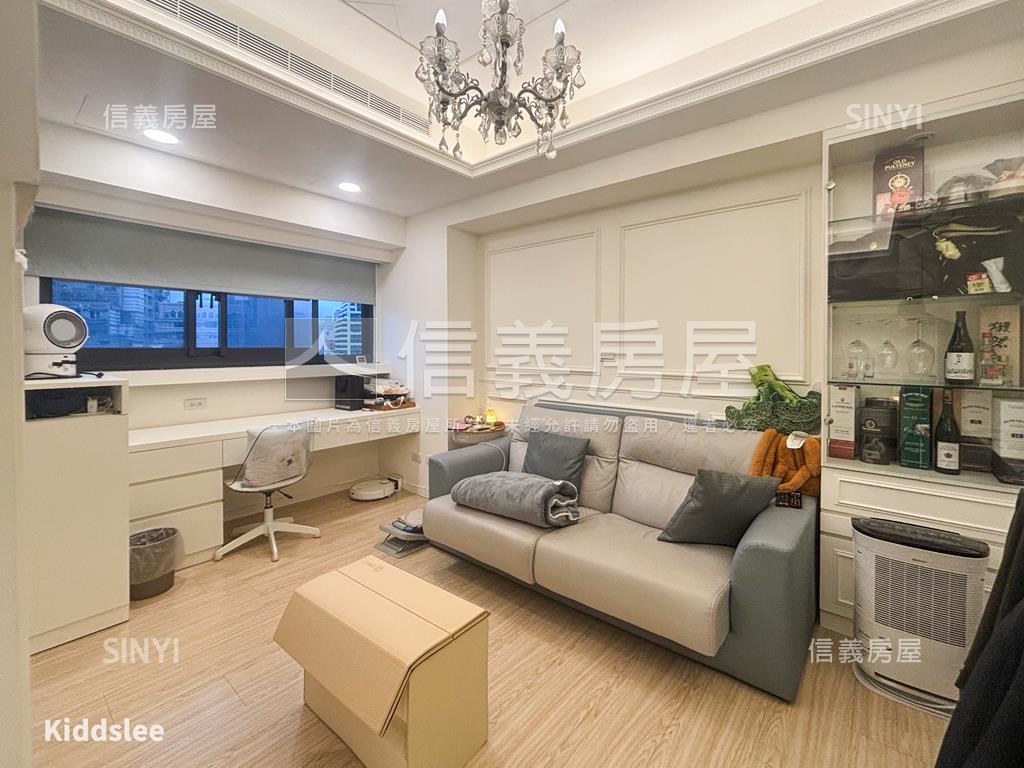 這是二時代高樓後棟房屋室內格局與周邊環境