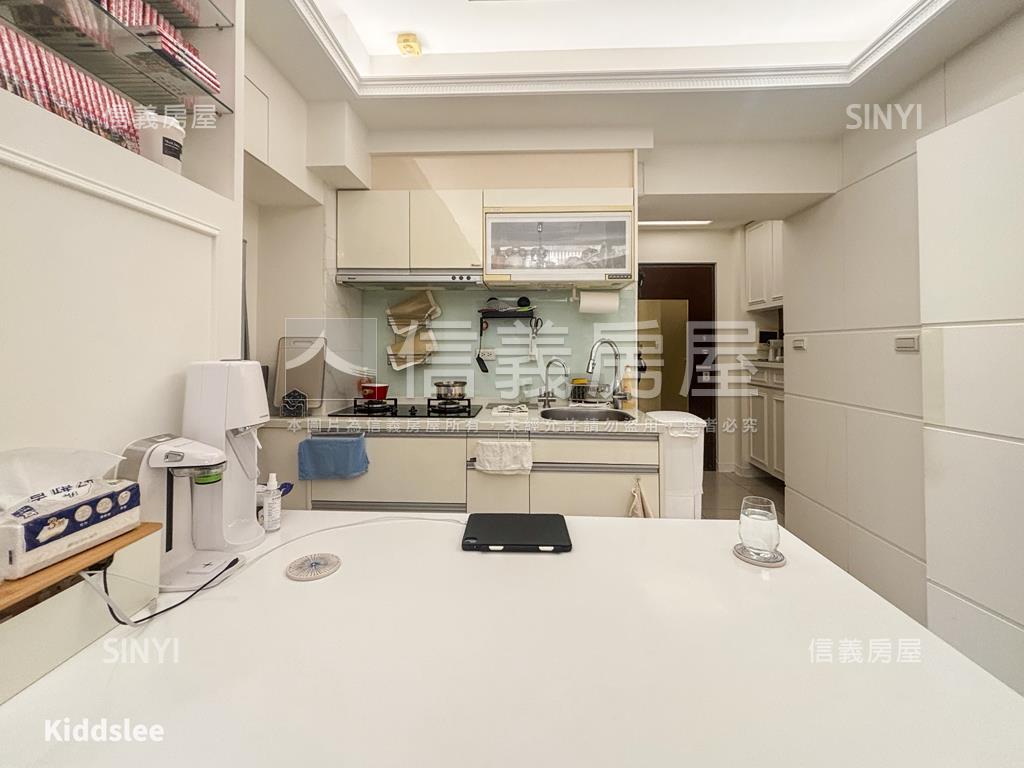 這是二時代高樓後棟房屋室內格局與周邊環境