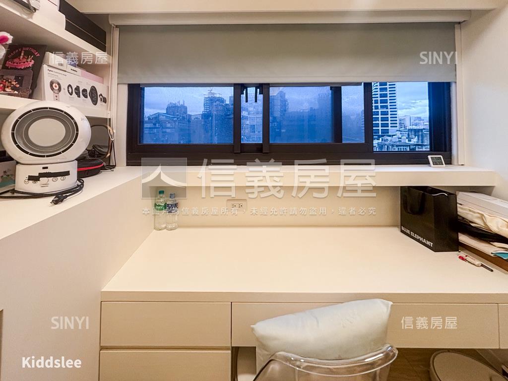 這是二時代高樓後棟房屋室內格局與周邊環境