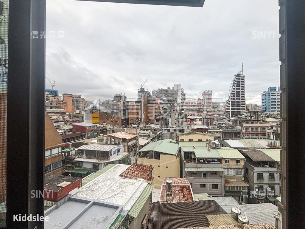 這是二時代高樓後棟房屋室內格局與周邊環境