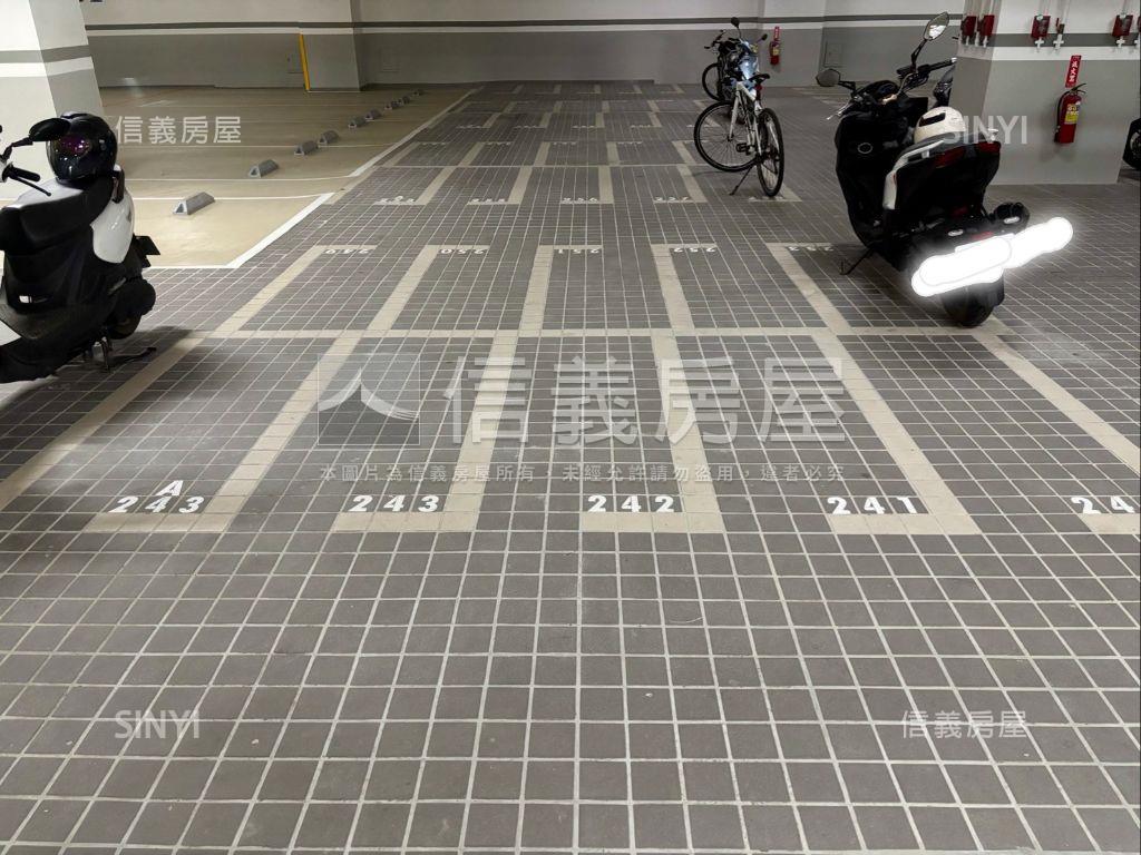 璀璨港灣極致美學兩房平車房屋室內格局與周邊環境
