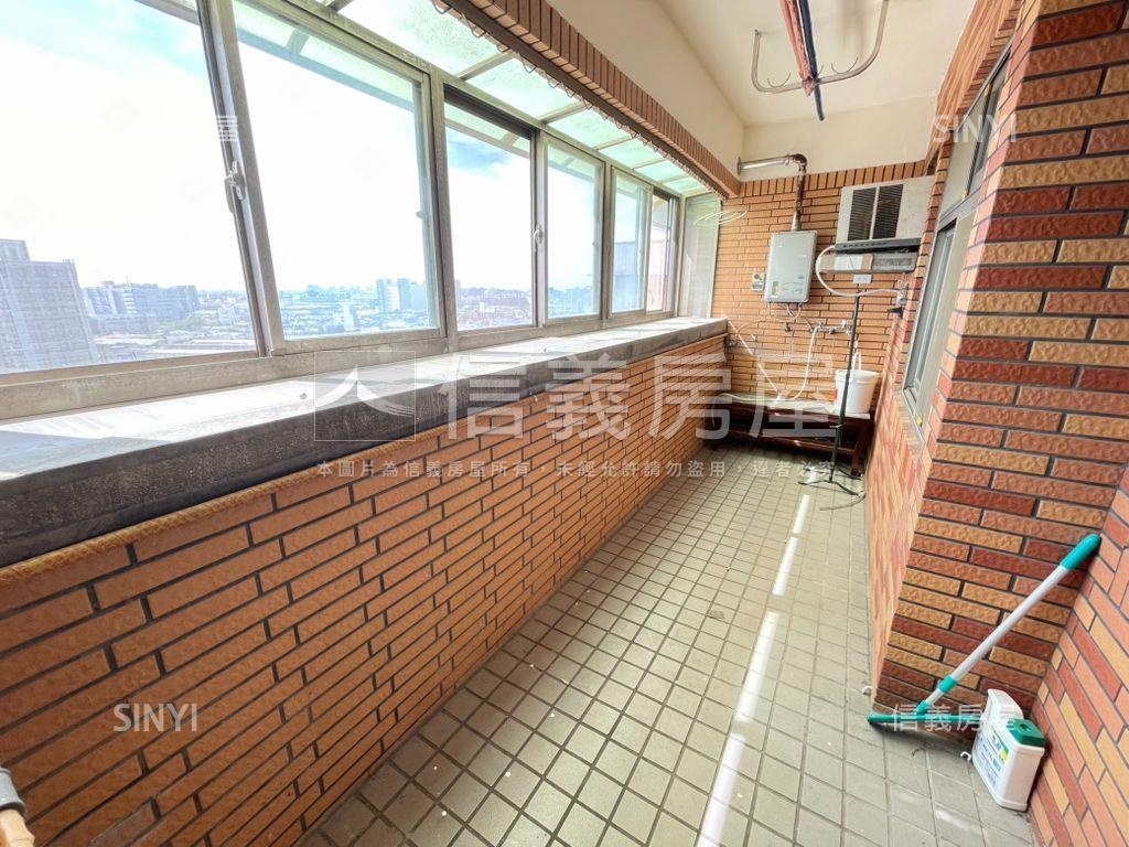 自立優景稀有四房平面車位房屋室內格局與周邊環境