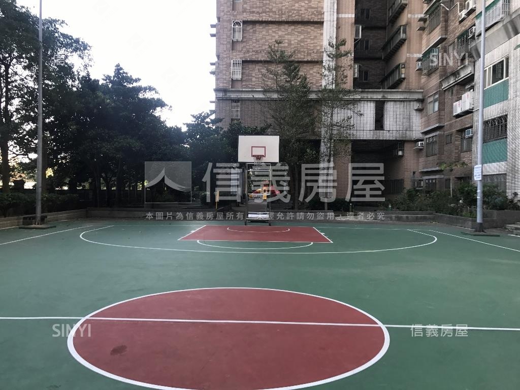 自立優景稀有四房平面車位房屋室內格局與周邊環境